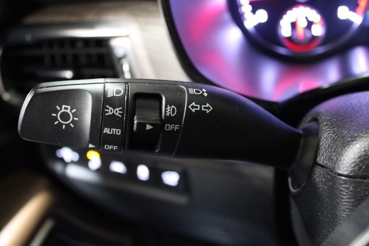 Used 2022 Kia Telluride SX w/ SX Prestige Package image 40