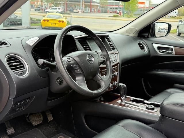 Used 2017 Nissan Pathfinder Platinum w/ Cargo Package image 12