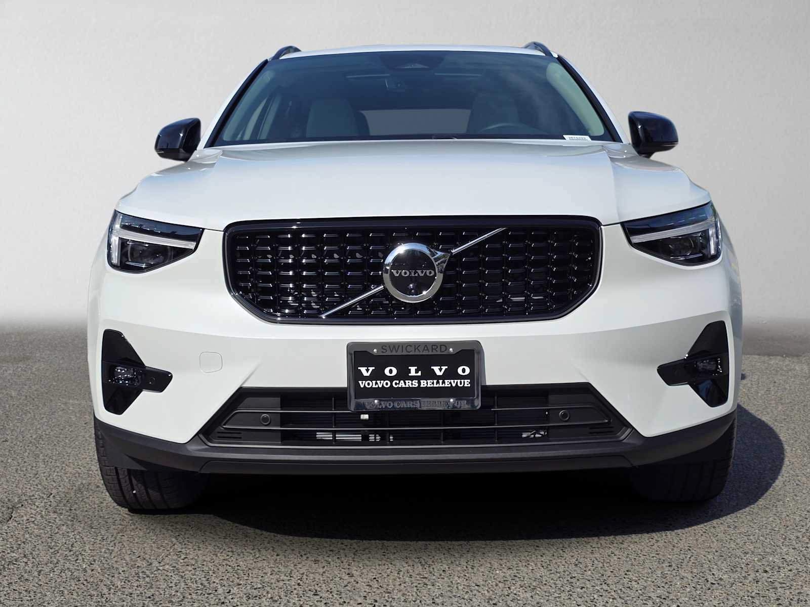 New 2026 Volvo XC40 B5 Ultra w/ Protection Package Premier AWD/4WD image 8