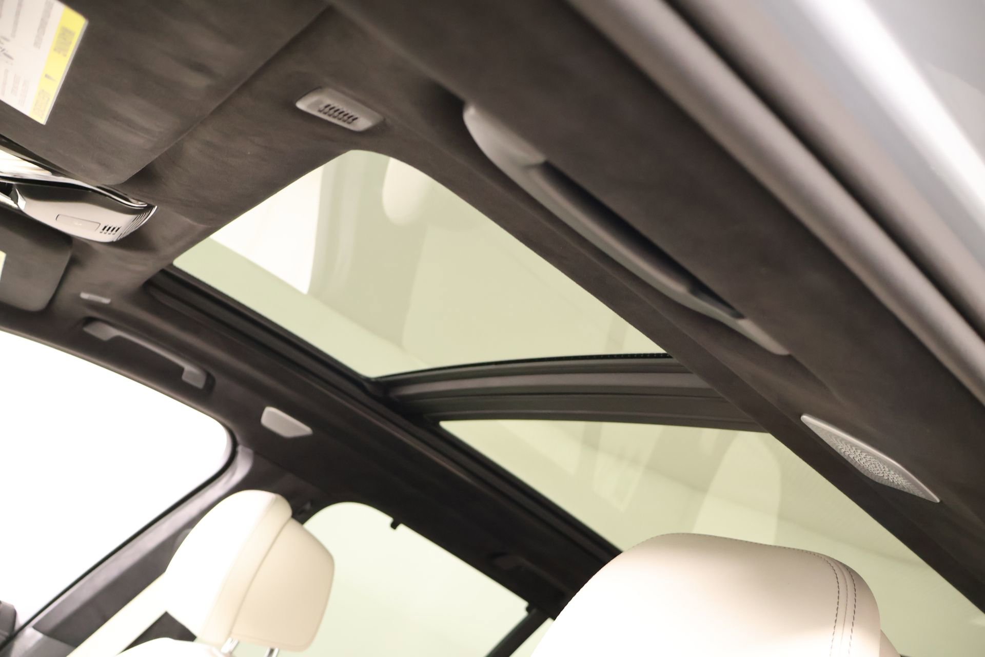 Used 2025 BMW X5 M60i AWD/4WD image 16