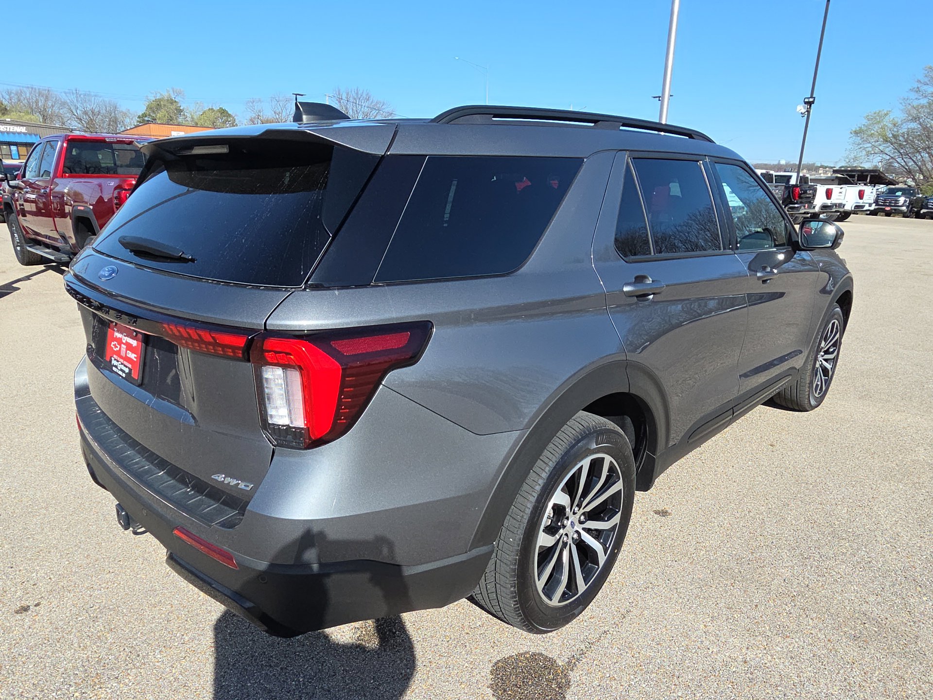 Used 2025 Ford Explorer ST-Line image 8