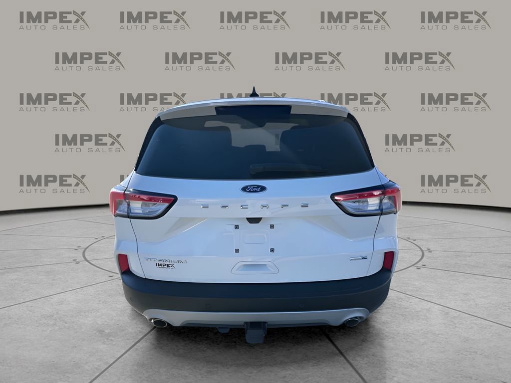 Used 2020 Ford Escape Titanium image 4