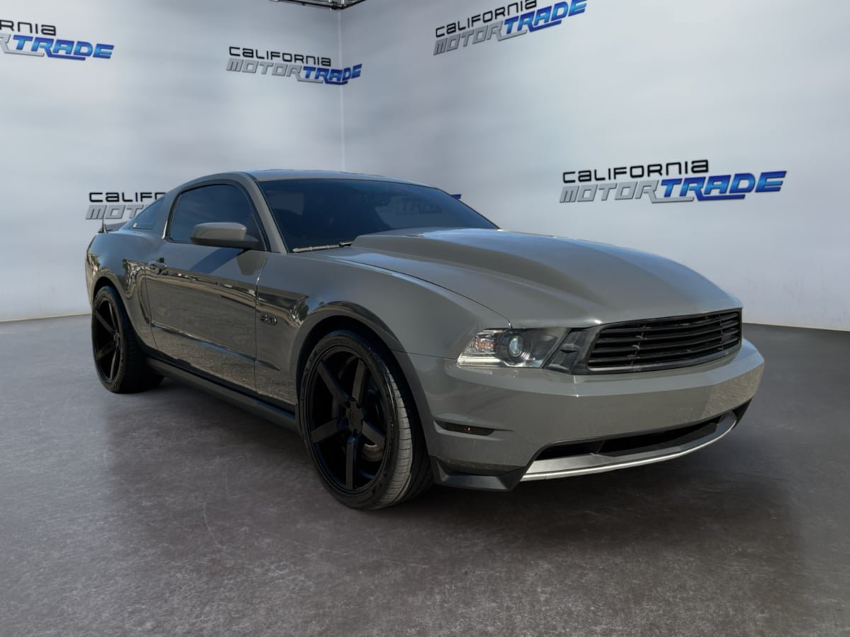 Used 2011 Ford Mustang GT Premium w/ Brembo Brake Pkg RWD image 3