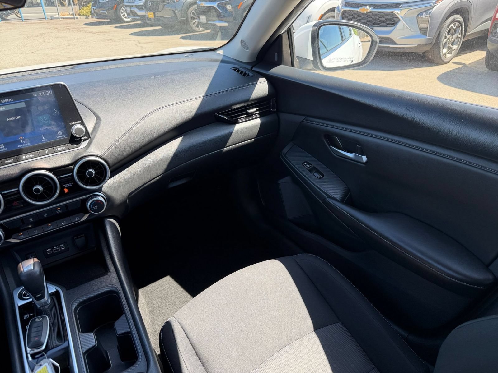 Used 2025 Nissan Sentra SV FWD image 32