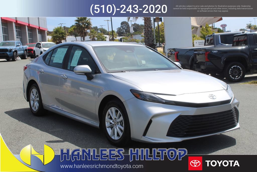 Used 2025 Toyota Camry LE FWD image 5