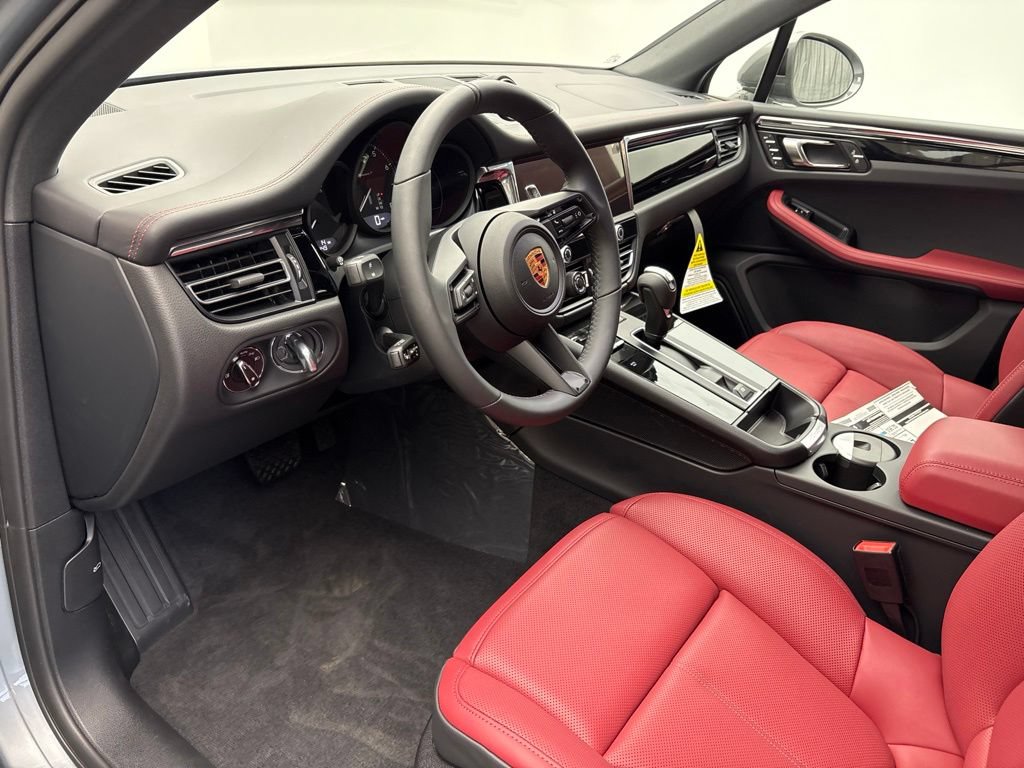 New 2026 Porsche Macan AWD/4WD image 5