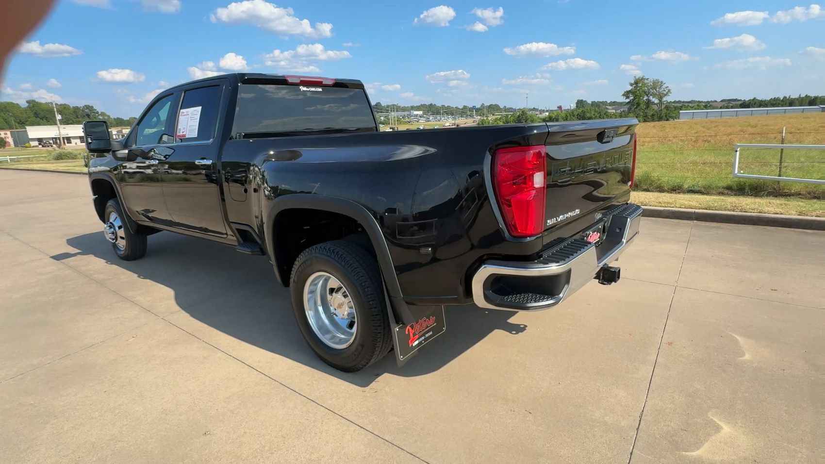 Used 2026 Chevrolet Silverado 3500 LTZ w/ LTZ Convenience Package AWD/4WD image 5