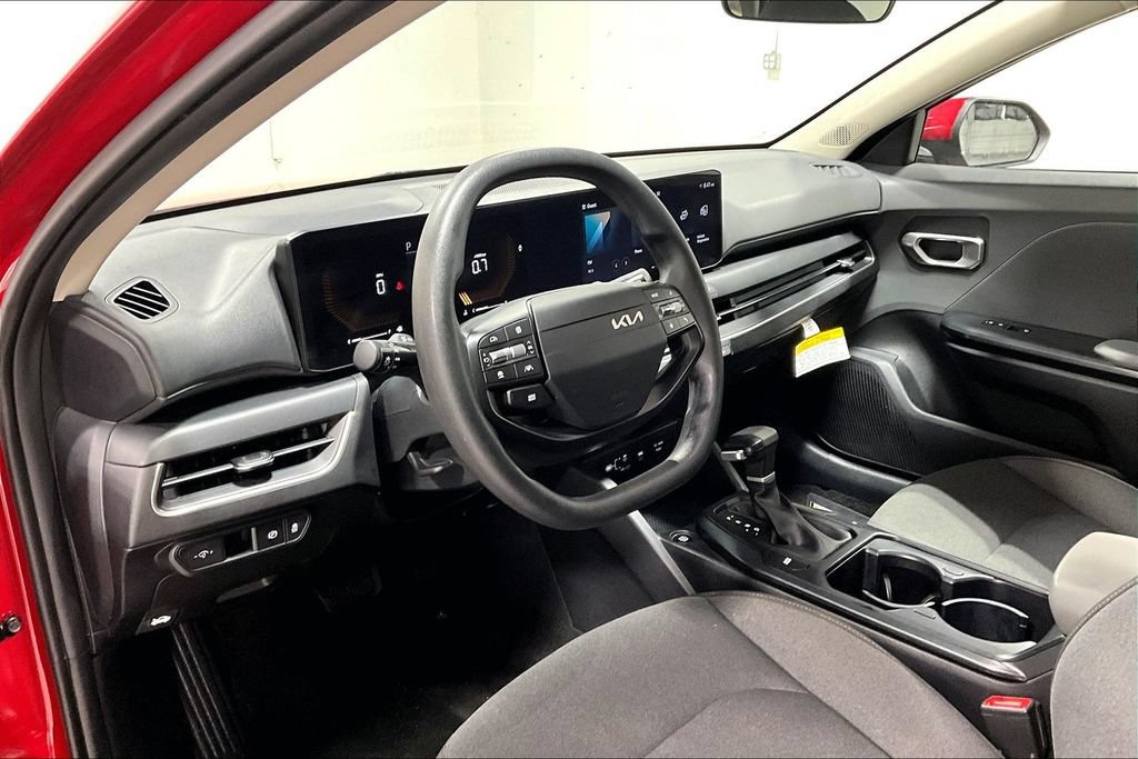Used 2025 Kia K4 FWD image 16