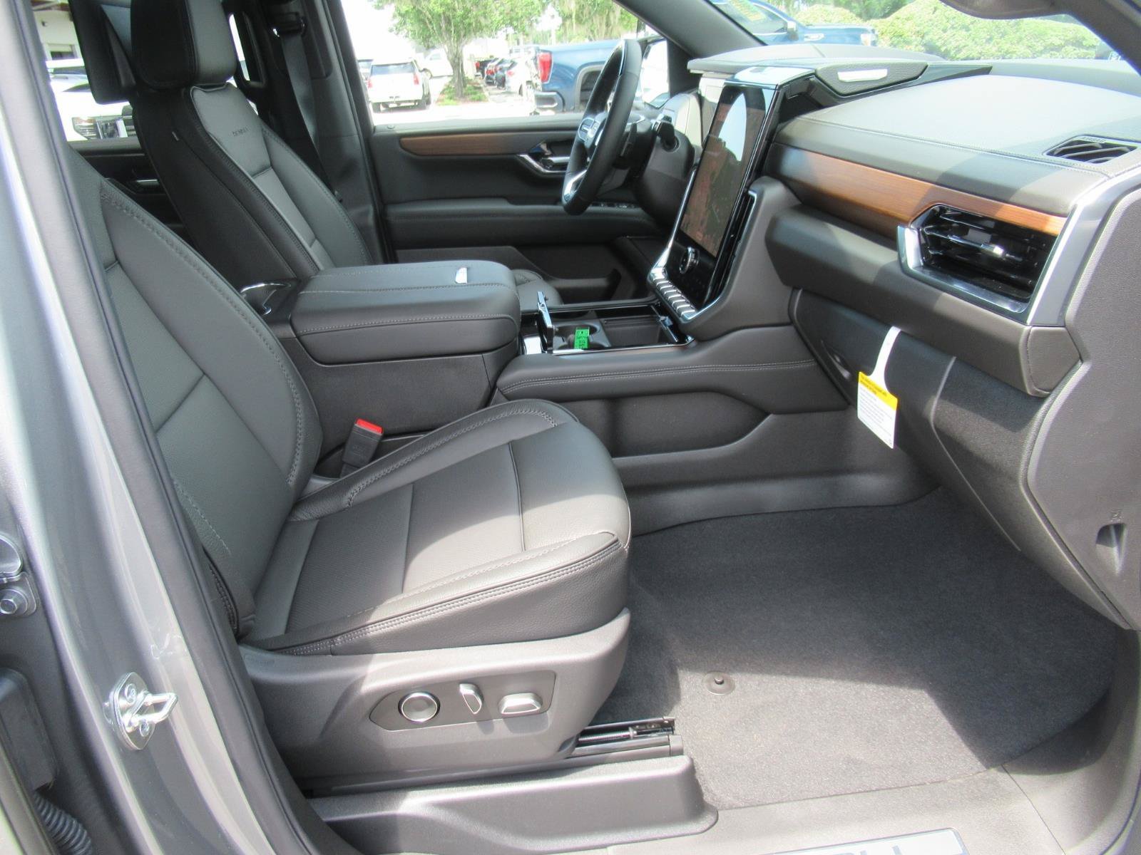 New 2026 GMC Yukon Denali w/ Advanced Technology Package RWD image 10