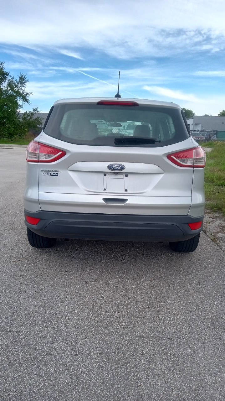 Used 2015 Ford Escape S image 18