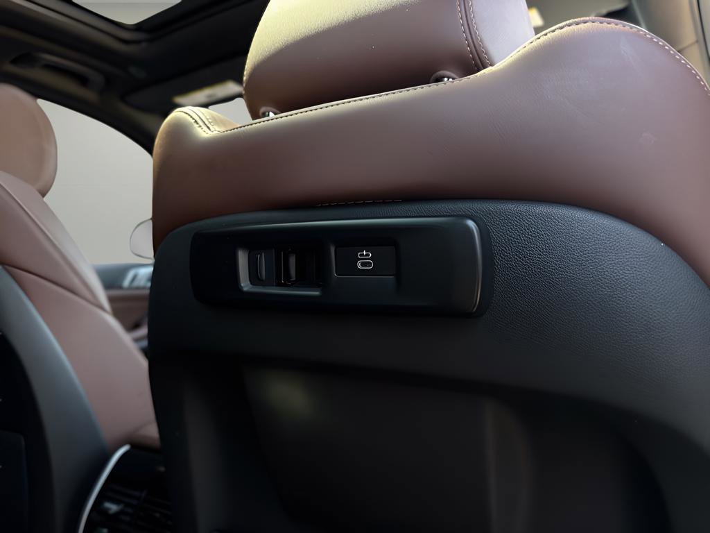 Used 2023 BMW X5 xDrive40i w/ Premium Package image 22