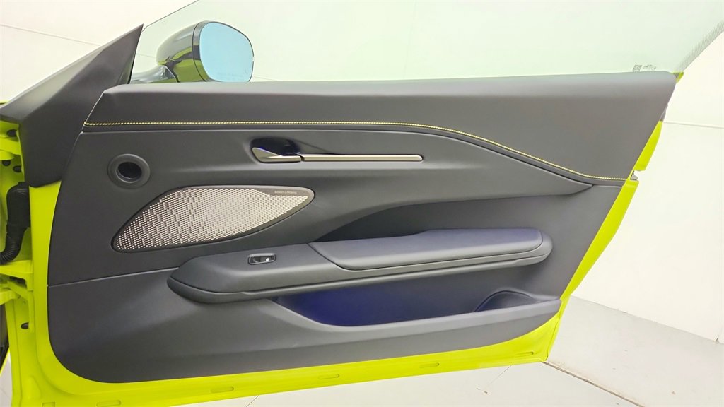 New 2025 Aston Martin V8 Vantage Coupe image 18