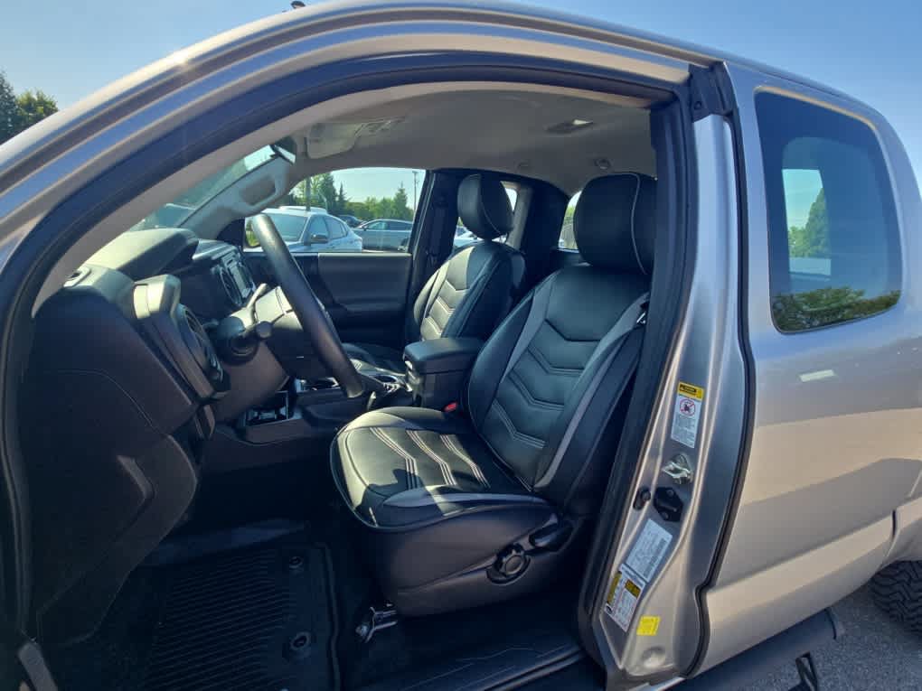 Used 2017 Toyota Tacoma SR RWD image 13