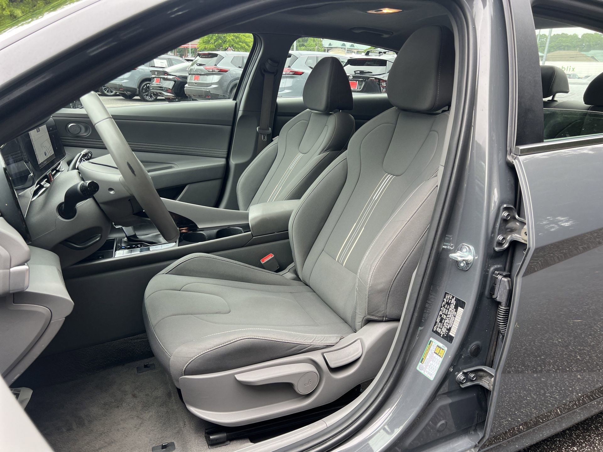 Used 2025 Hyundai Elantra SEL FWD image 18