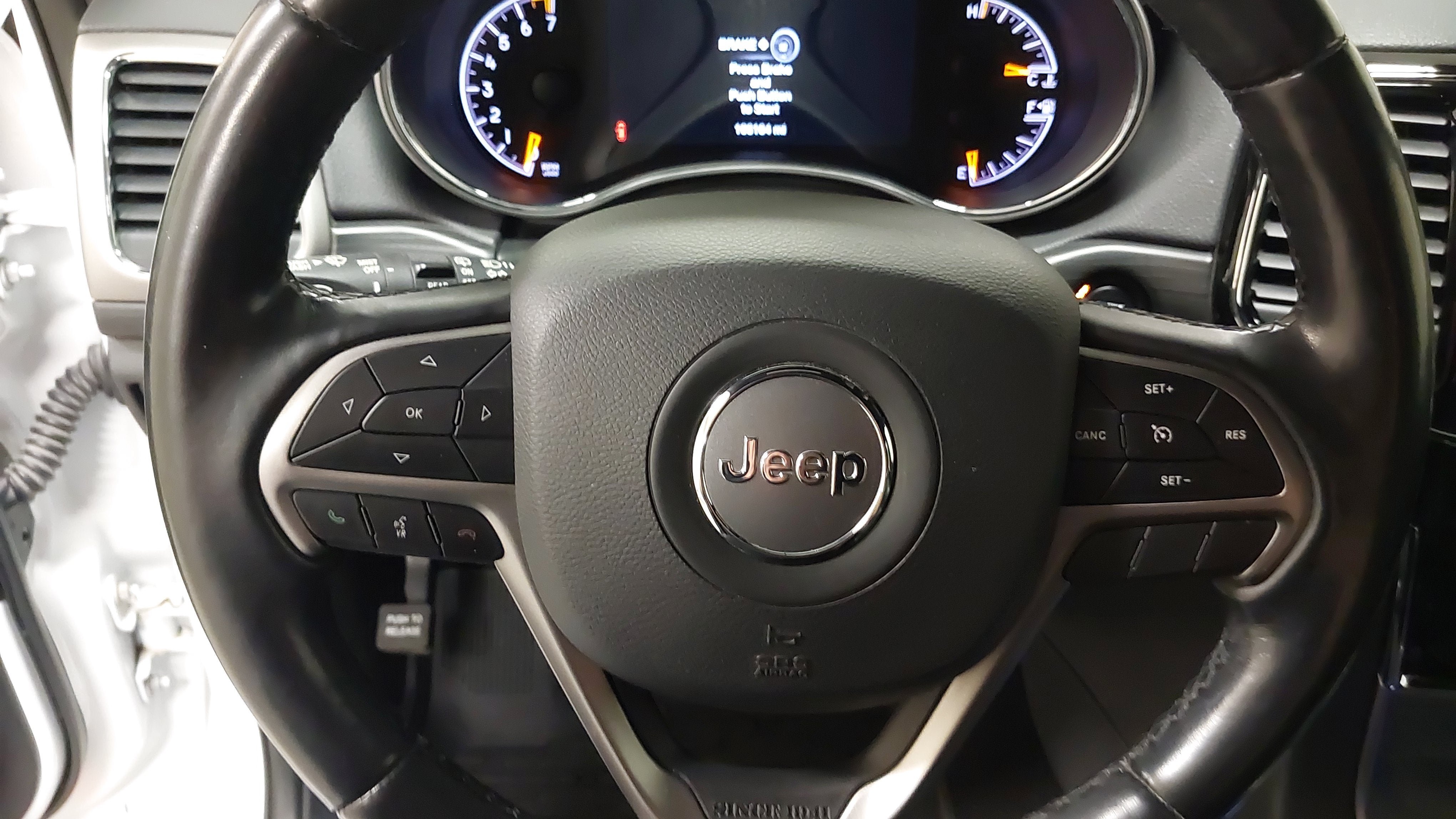 Used 2021 Jeep Grand Cherokee Laredo X AWD/4WD image 34
