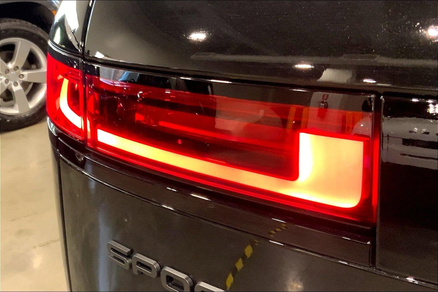 New 2026 Land Rover Range Rover Sport Dynamic SE image 14