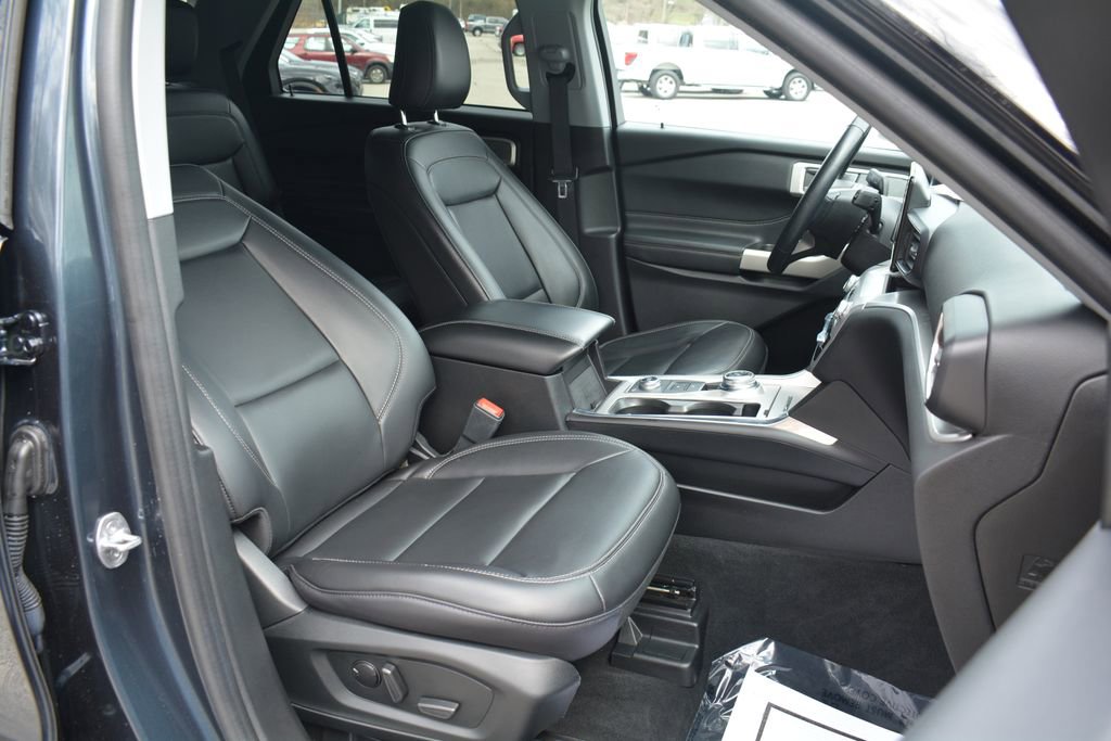 Used 2022 Ford Explorer XLT w/ Equipment Group 202A image 20