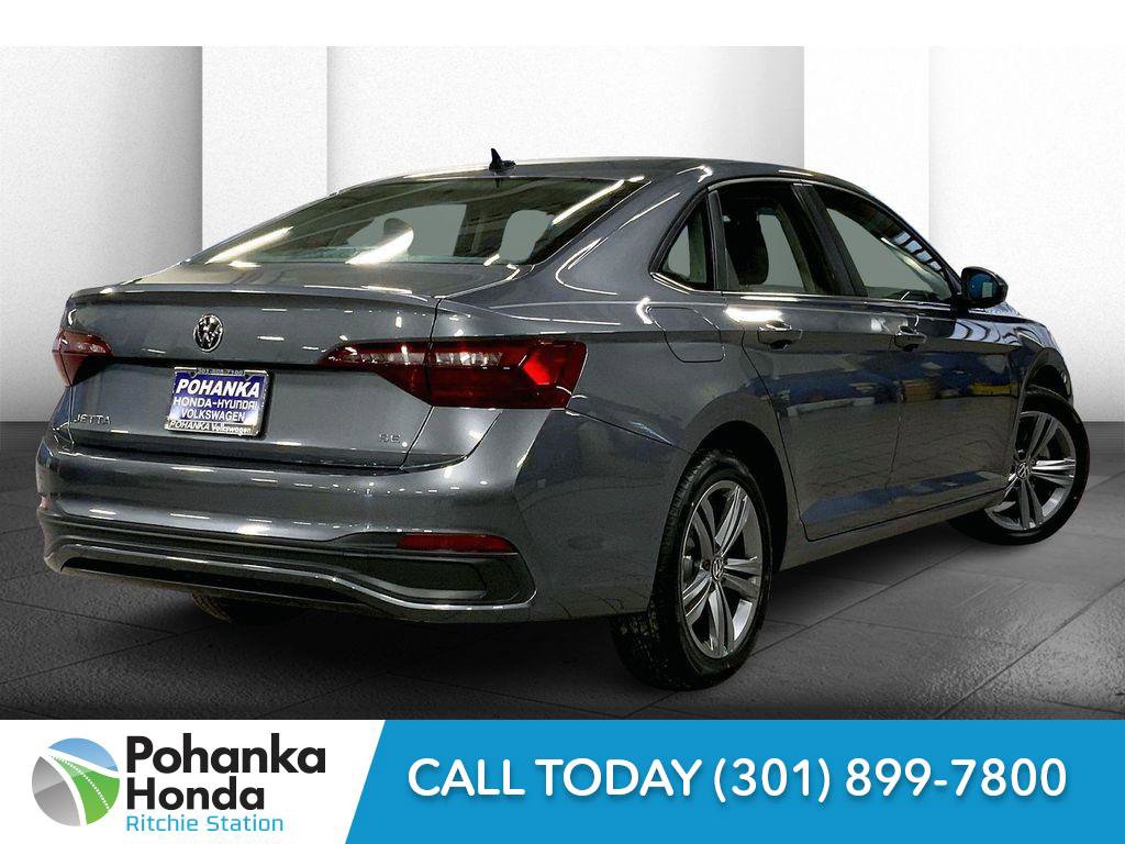 Used 2023 Volkswagen Jetta SE image 13