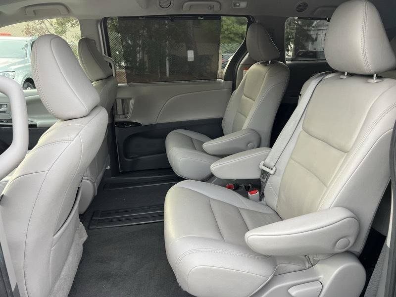 Used 2020 Toyota Sienna XLE FWD image 8