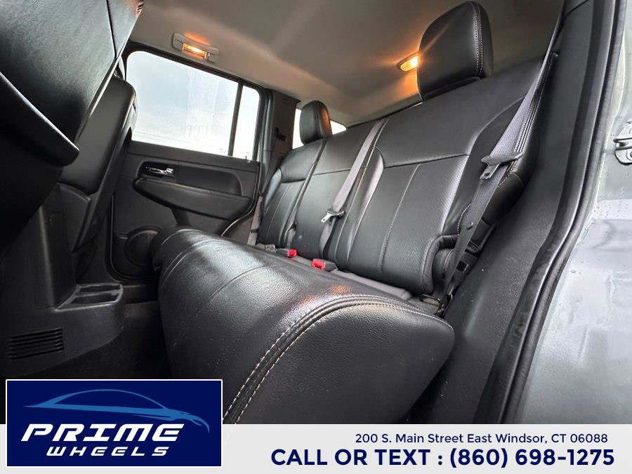 Used 2012 Jeep Liberty Sport image 12
