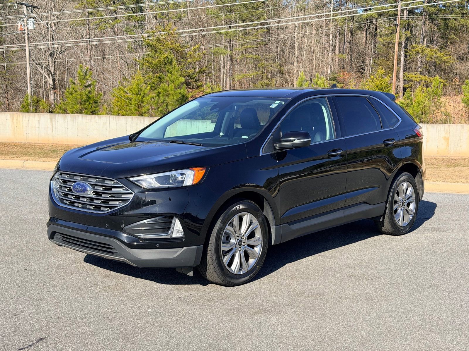 Used 2024 Ford Edge Titanium AWD/4WD image 3