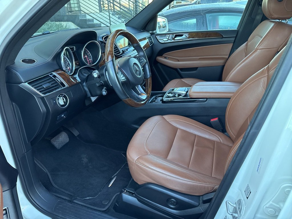 Used 2017 Mercedes-Benz GLS 450 4MATIC image 4