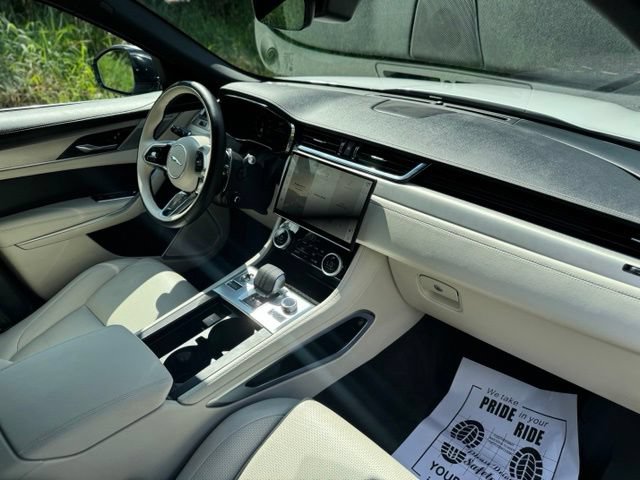 Certified 2025 Jaguar F-PACE R-Dynamic S AWD/4WD image 19