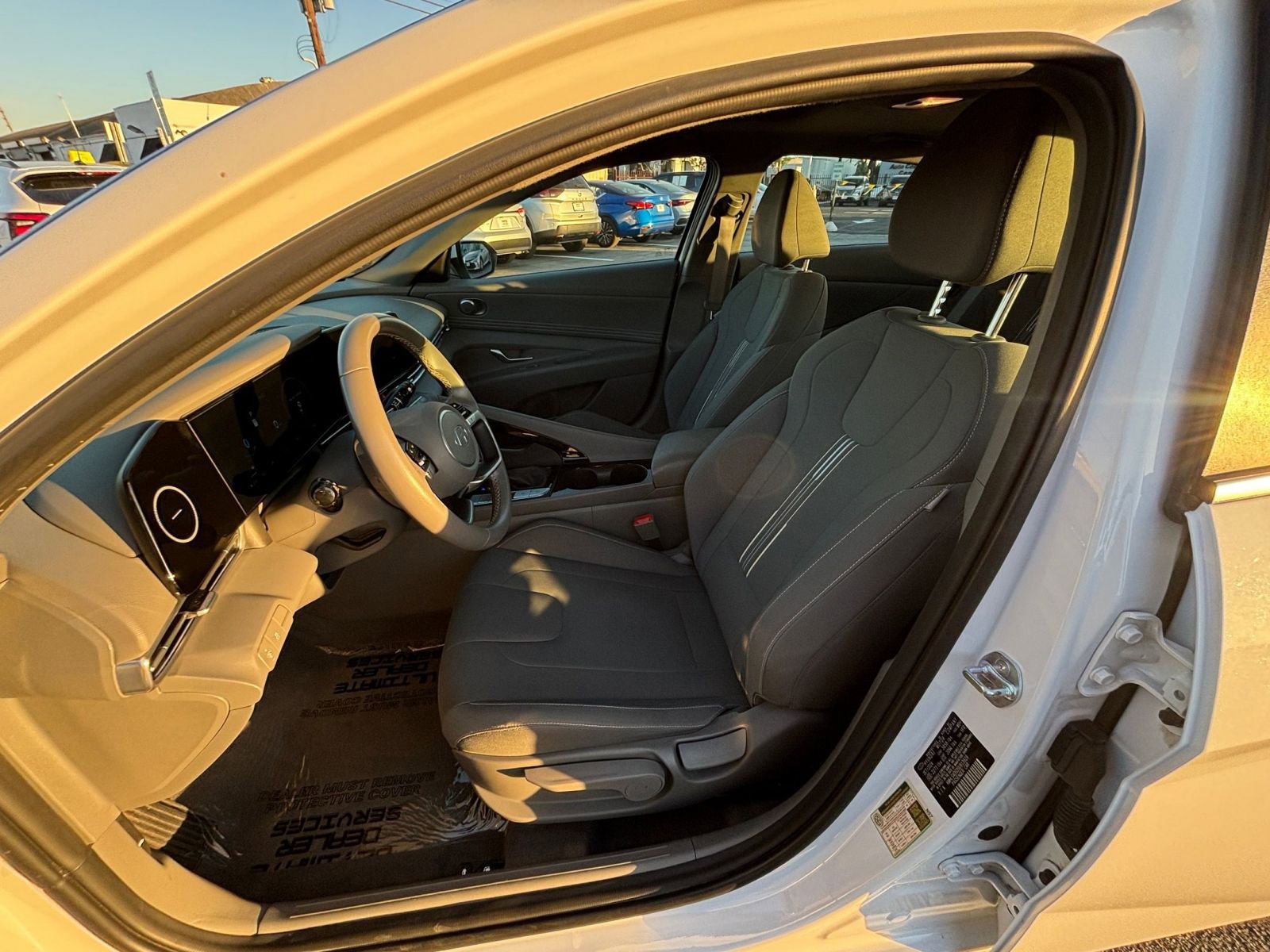 Used 2025 Hyundai Elantra SEL image 29