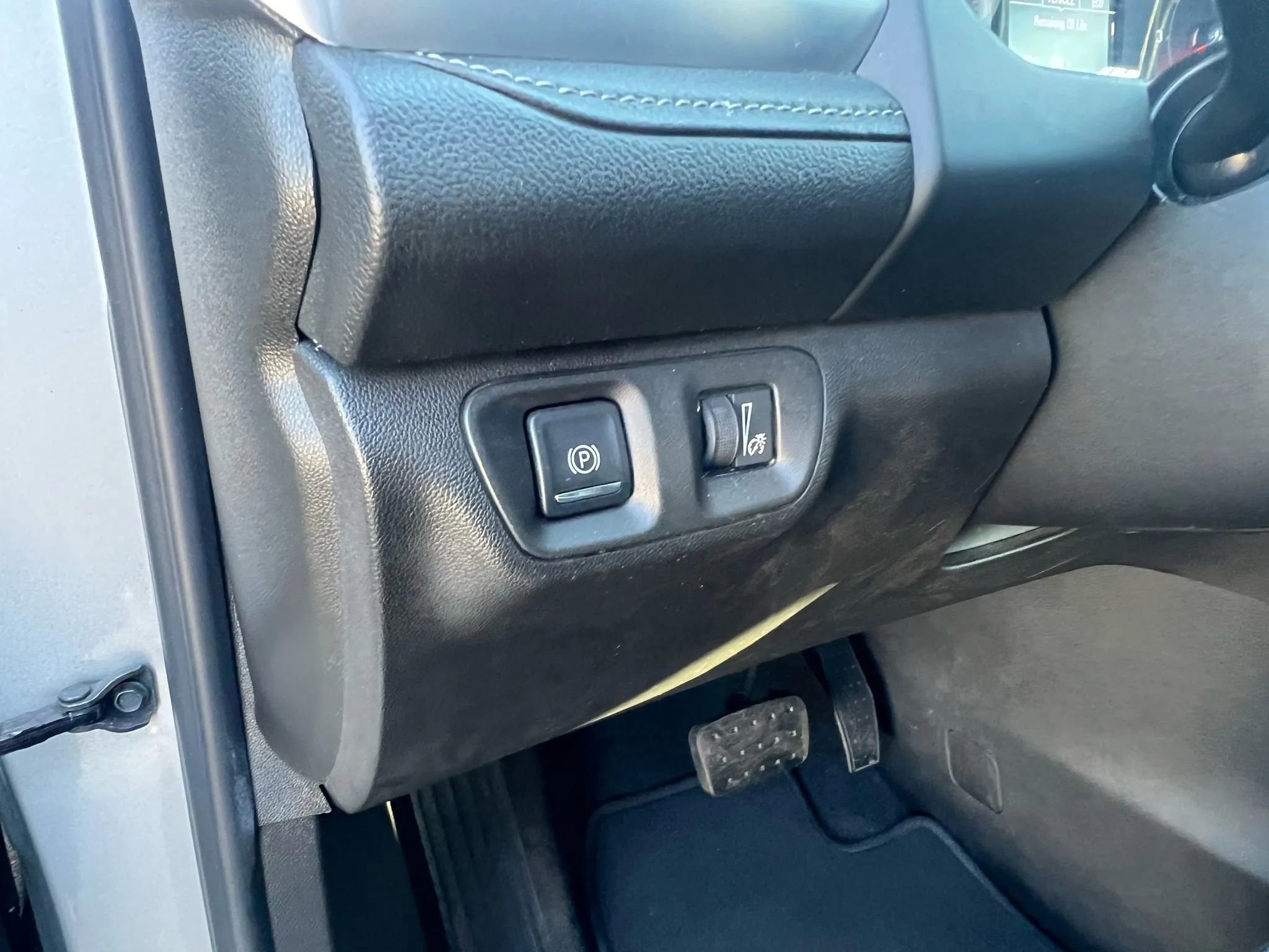 Used 2018 GMC Acadia SLE w/ Driver Alert Package I FWD image 26