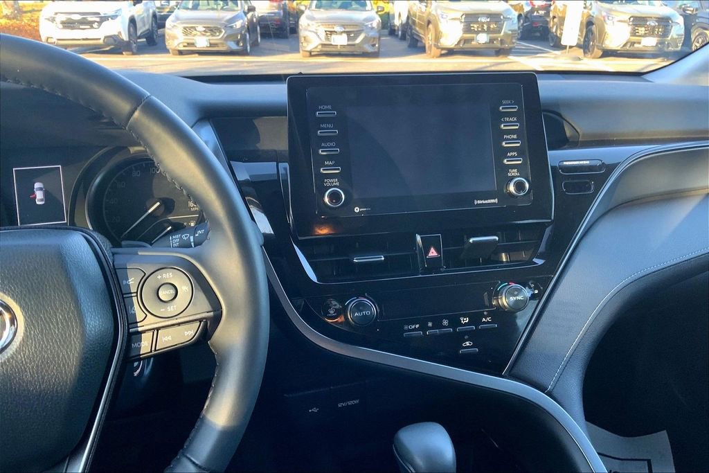 Used 2023 Toyota Camry SE image 6