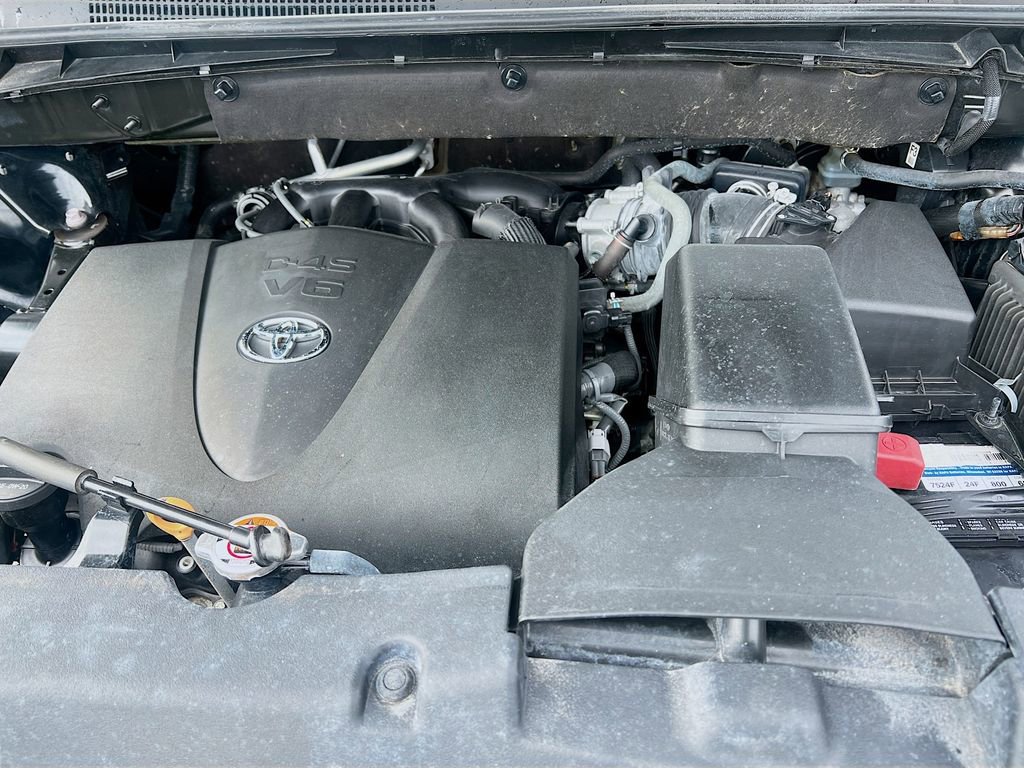 Used 2019 Toyota Highlander XLE AWD/4WD image 34