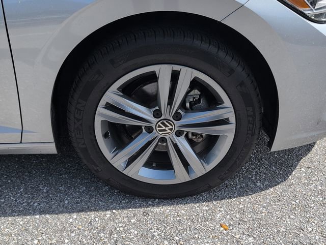 Certified 2024 Volkswagen Jetta SE FWD image 9