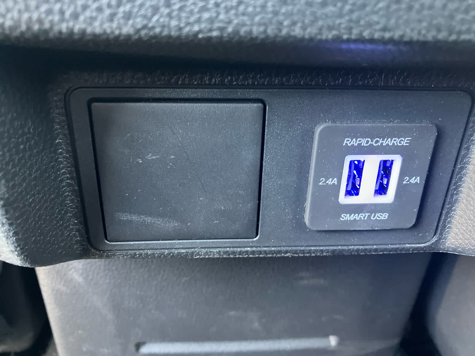 Certified 2024 Toyota Tacoma SR5 AWD/4WD image 36