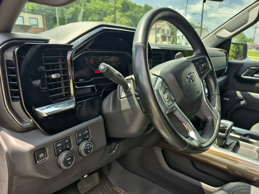 Used 2024 Chevrolet Silverado 1500 LT Trail Boss w/ LT Trail Boss Premium Package AWD/4WD image 10