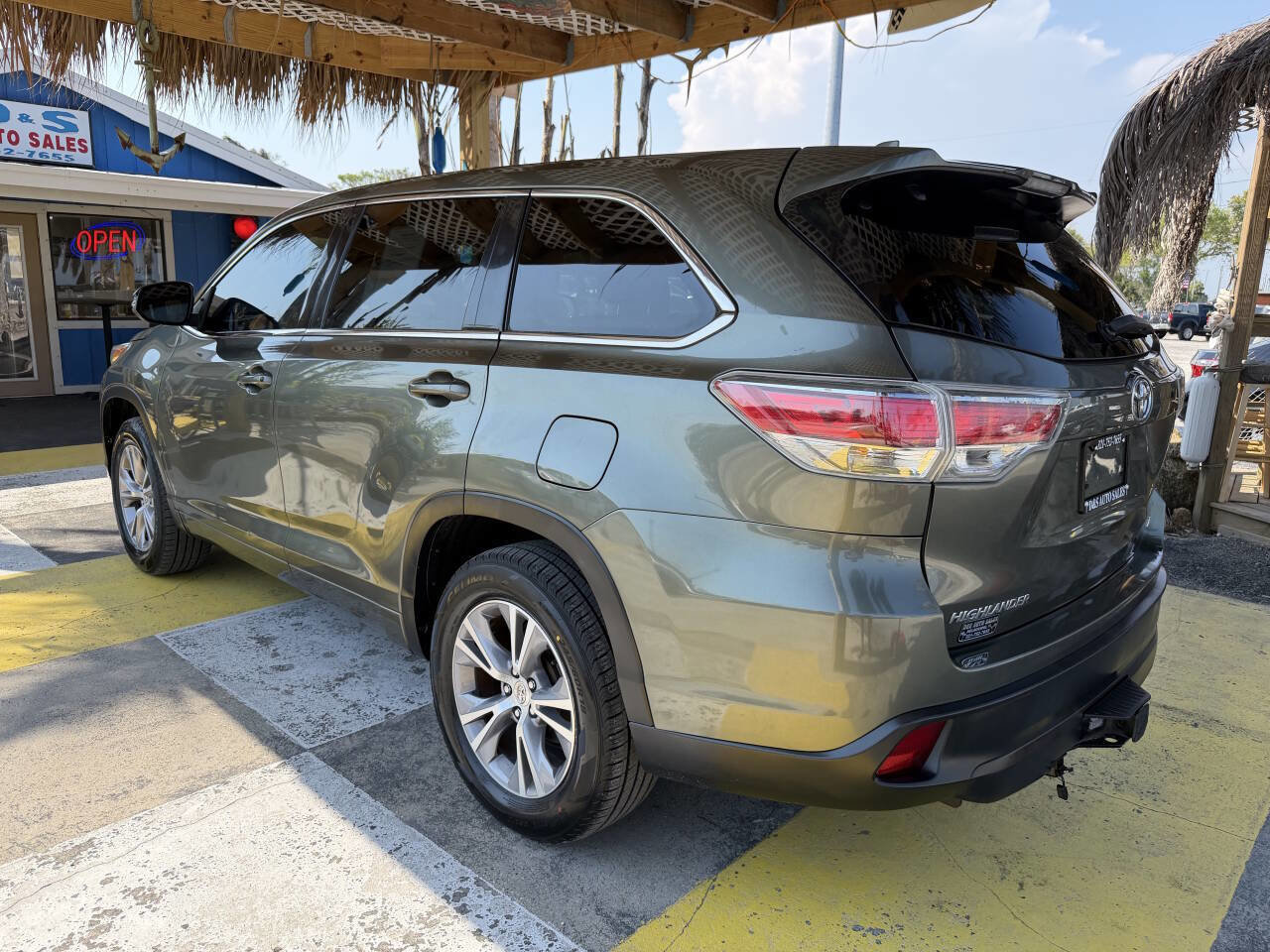 Used 2015 Toyota Highlander Plus image 8