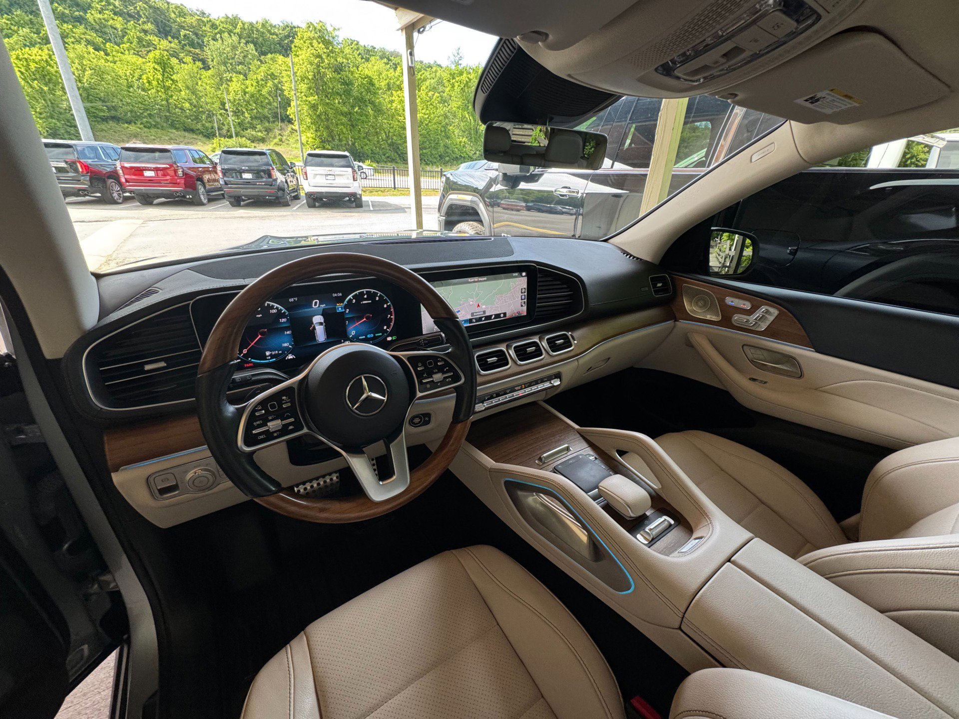 Used 2022 Mercedes-Benz GLS 450 4MATIC image 10