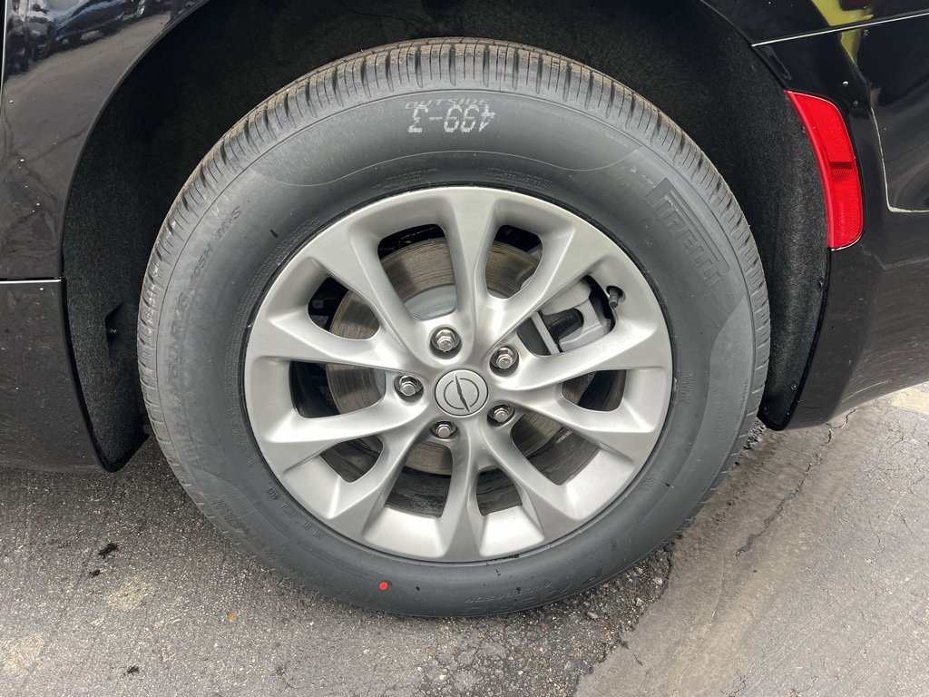 New 2026 Chrysler Pacifica Select image 23