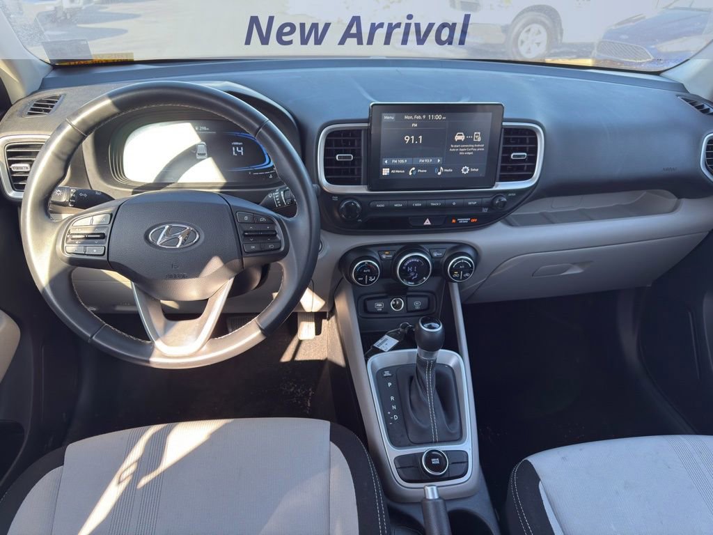 Used 2025 Hyundai Venue SEL image 8