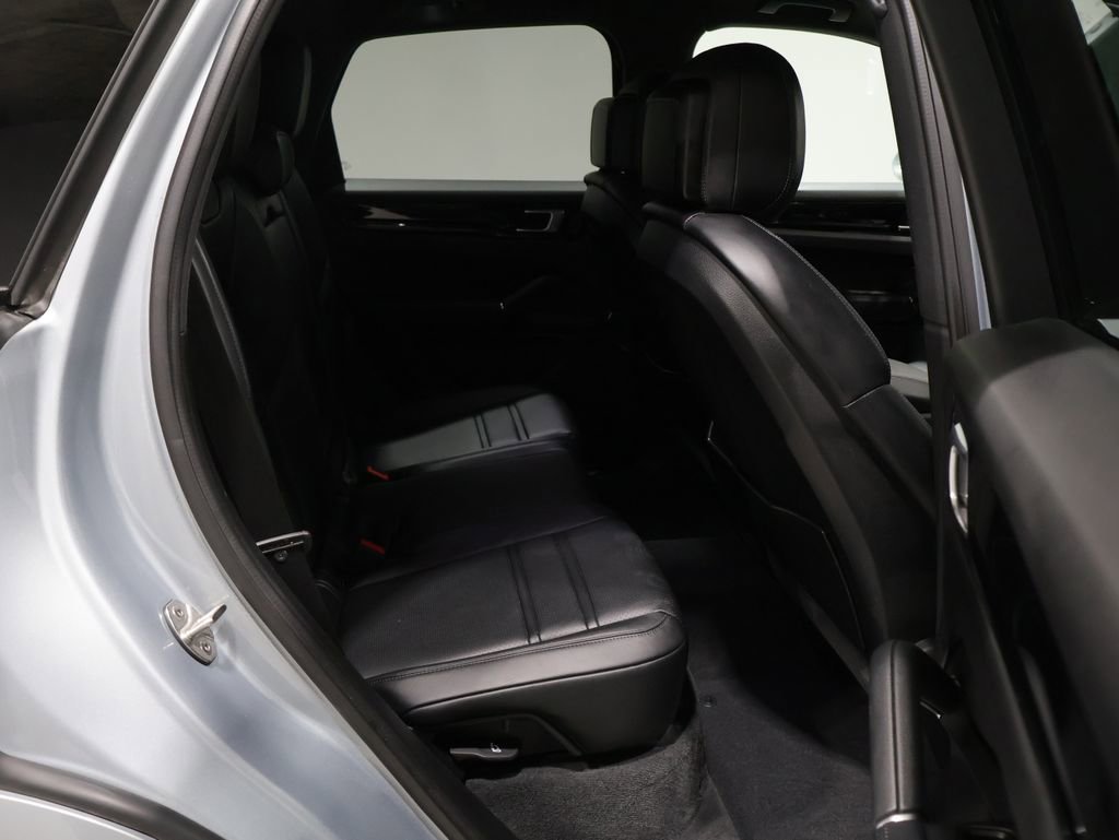Used 2022 Porsche Cayenne Base image 21