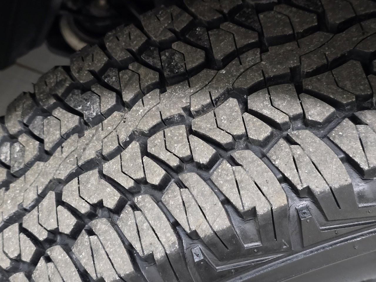 Used 2020 Jeep Cherokee Trailhawk AWD/4WD image 7