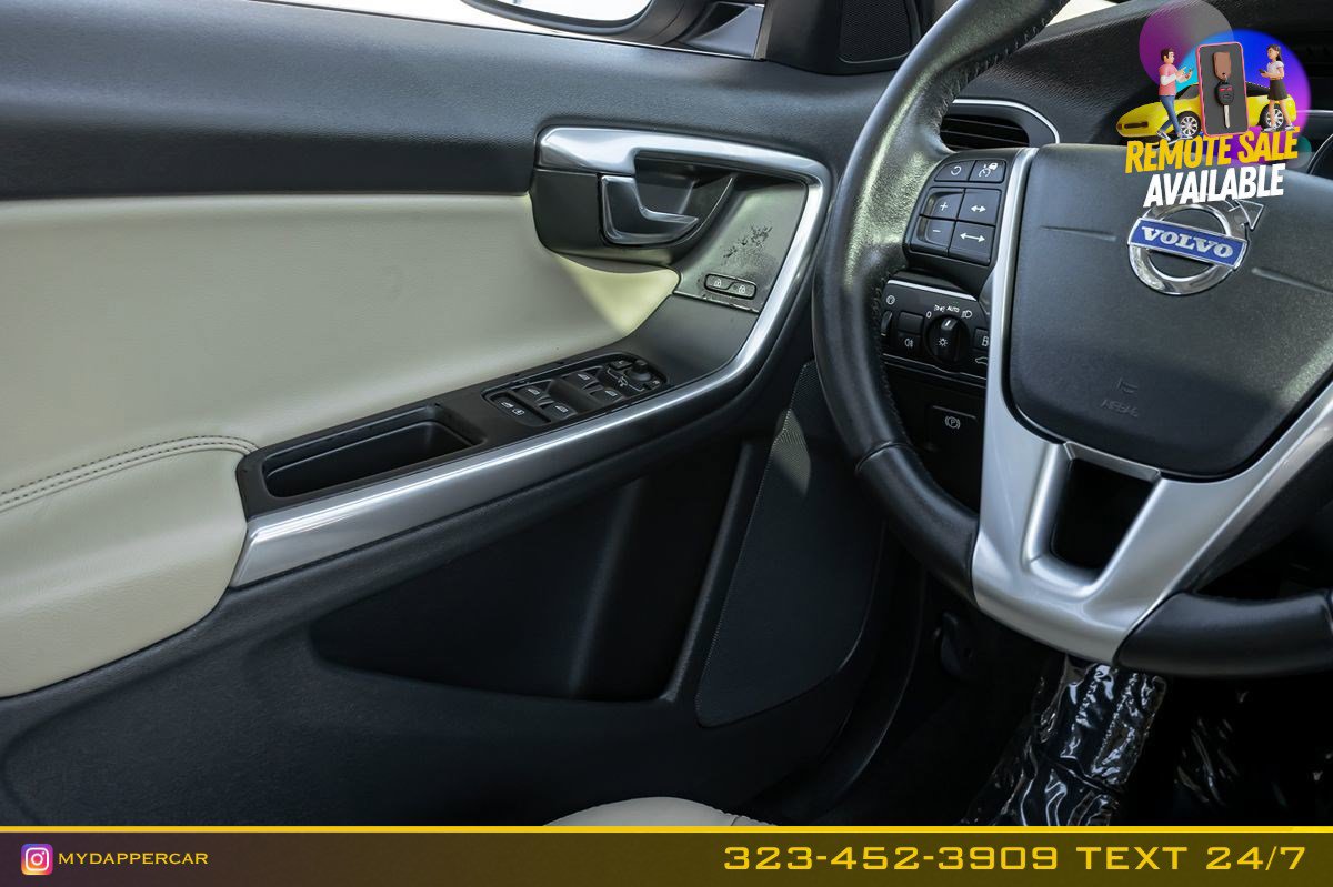 Used 2017 Volvo V60 T5 Platinum image 19