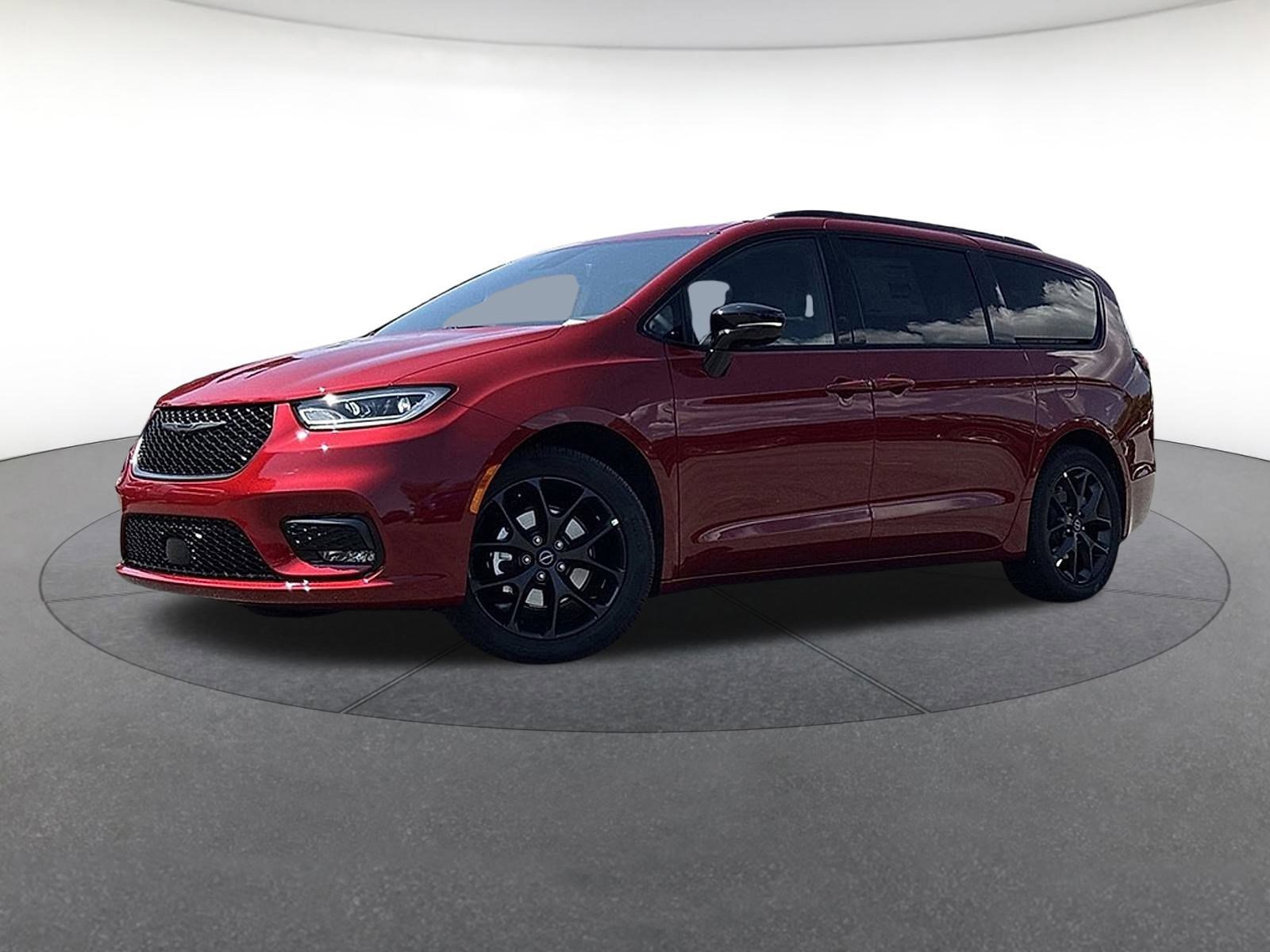 New 2026 Chrysler Pacifica Limited w/ S Appearance Package