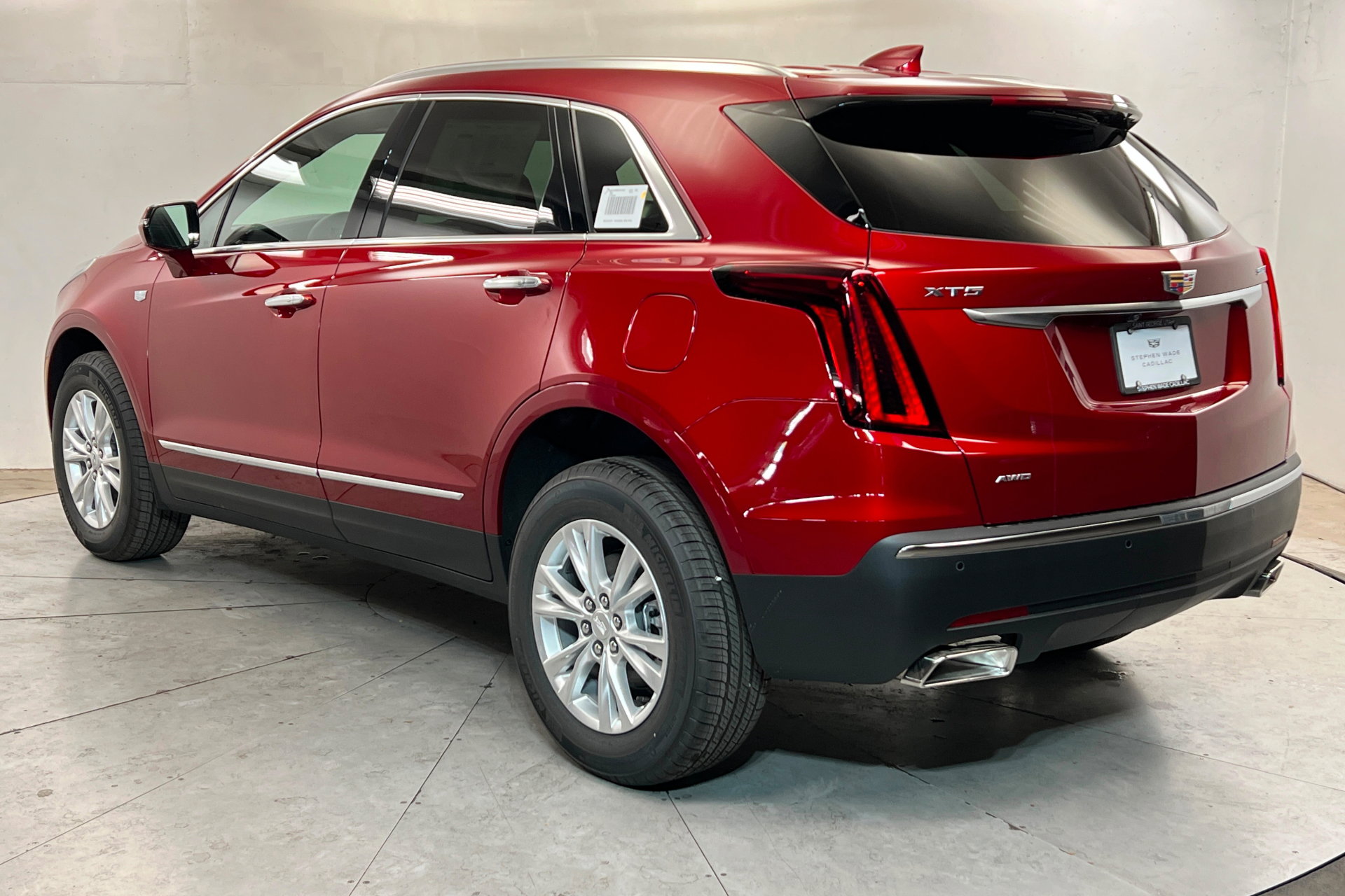 New 2026 Cadillac XT5 Luxury image 3
