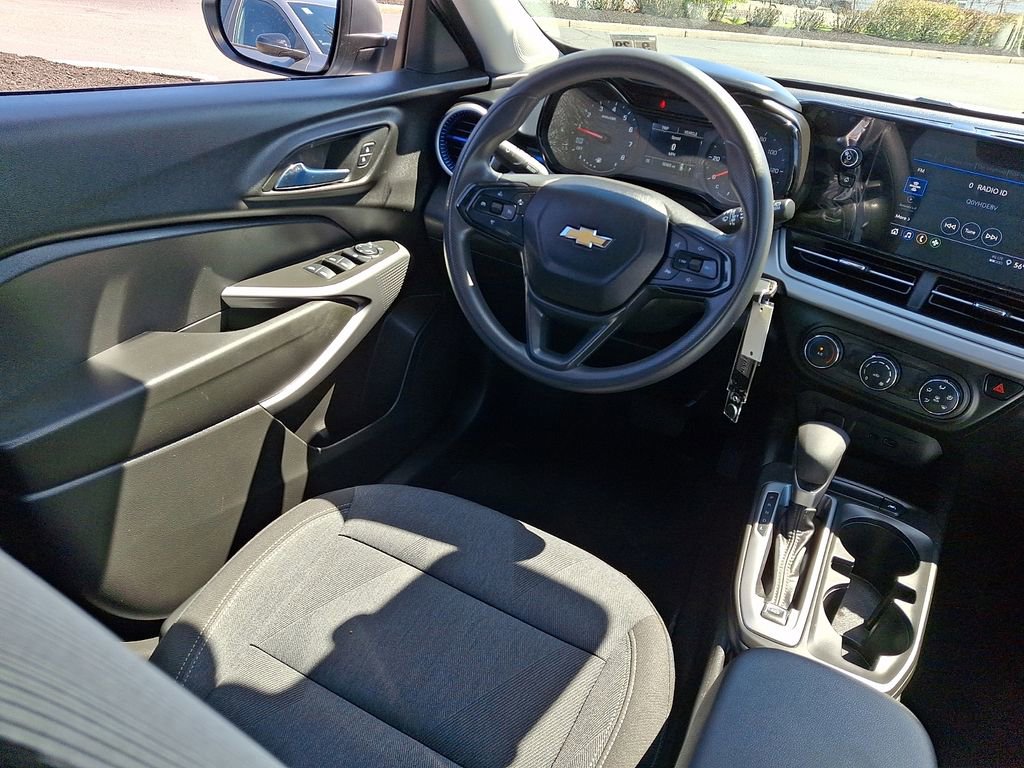 Used 2024 Chevrolet Trax LS image 15