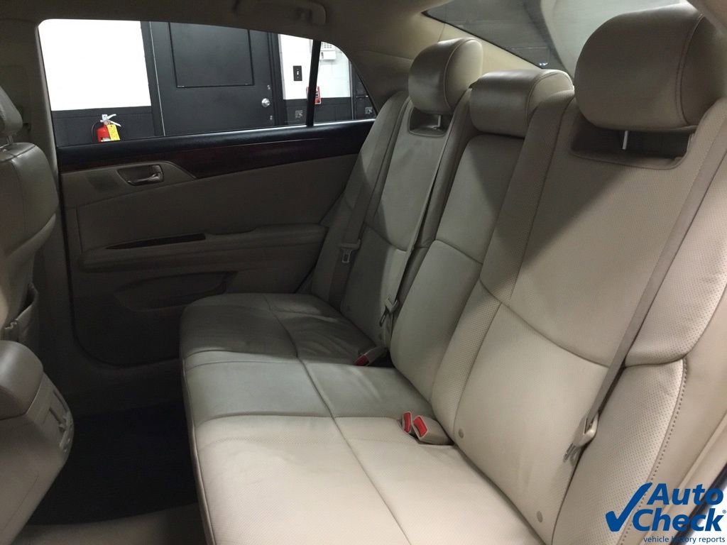 Used 2011 Toyota Avalon Limited FWD image 28