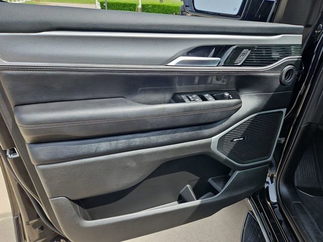 Used 2025 Jeep Wagoneer Series II w/ 8-Passenger Seating Package AWD/4WD image 22
