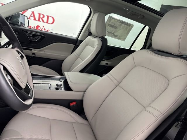 New 2026 Lincoln Aviator 2WD image 13