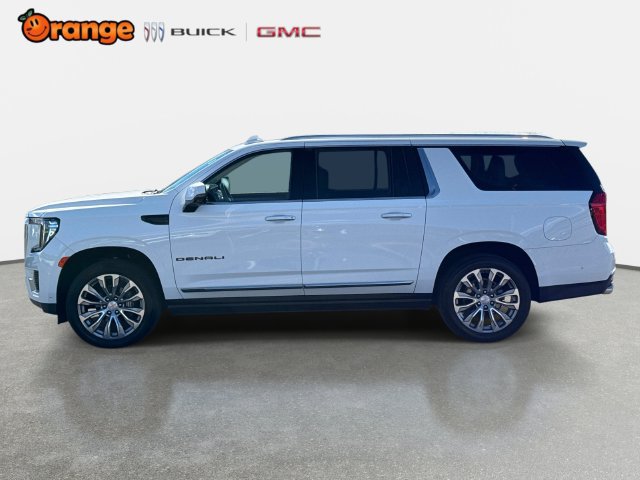 Used 2023 GMC Yukon XL Denali w/ Advanced Technology Package AWD/4WD image 6