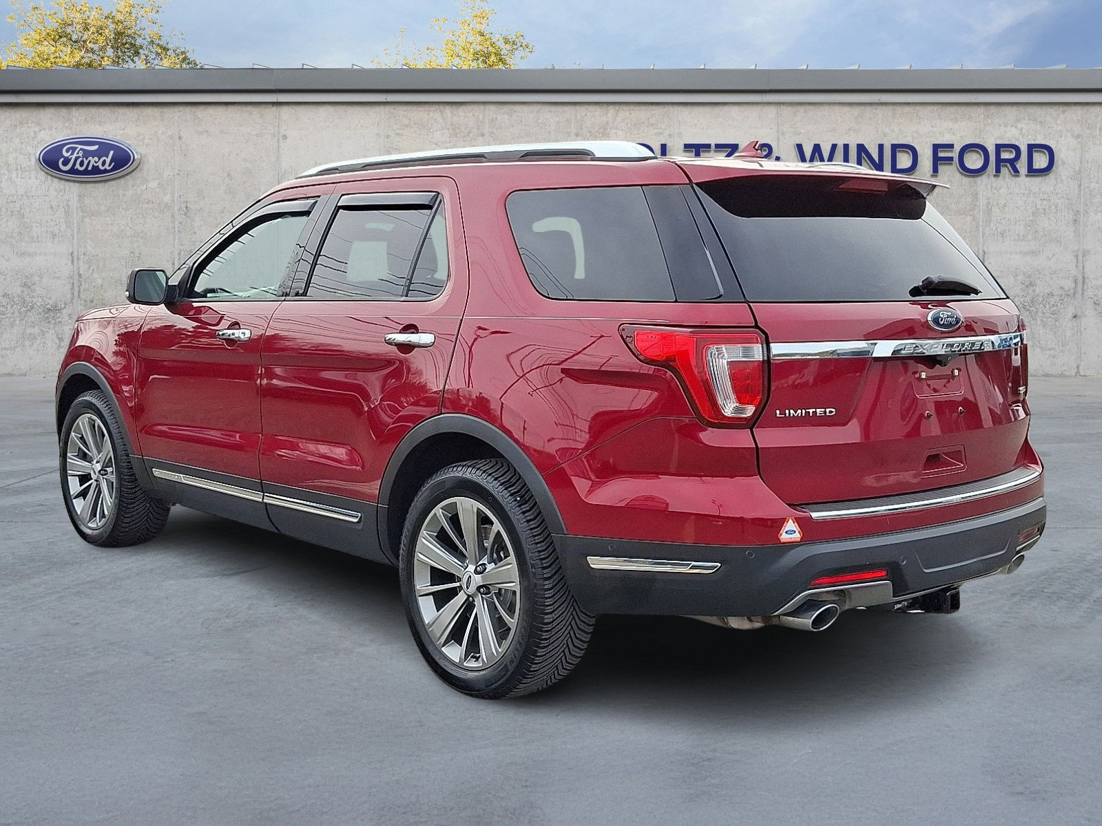 Certified 2018 Ford Explorer Limited w/ Equipment Group 301A image 4