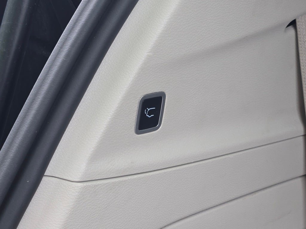 Used 2024 Chrysler Pacifica Touring-L FWD image 14